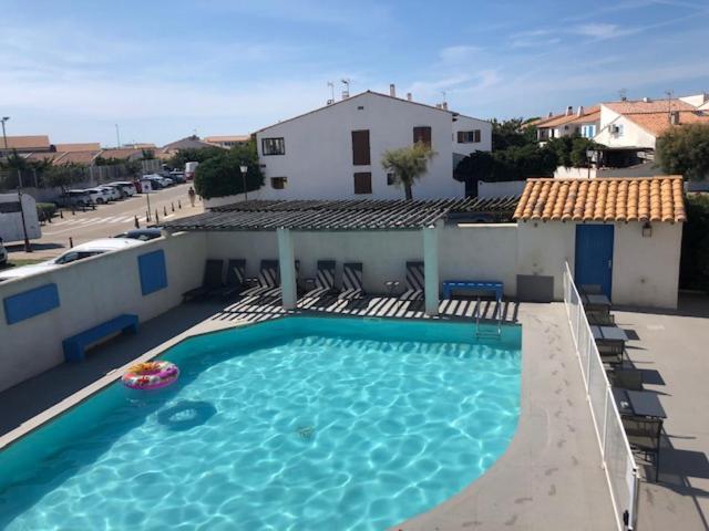 Hotel Le Bleu Marine Saintes-Maries-de-La-Mer Exterior foto