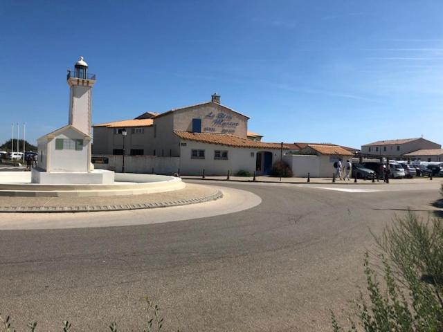 Hotel Le Bleu Marine Saintes-Maries-de-La-Mer Exterior foto